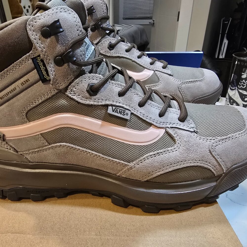 Vans MTE Crestline Waterproof Teak Hiking Boots Shoes Men's Size 10.5 (10) NEW